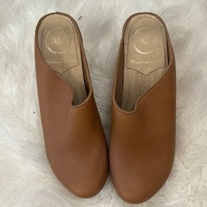 No. 6 New School Clog on Wedge in Bone